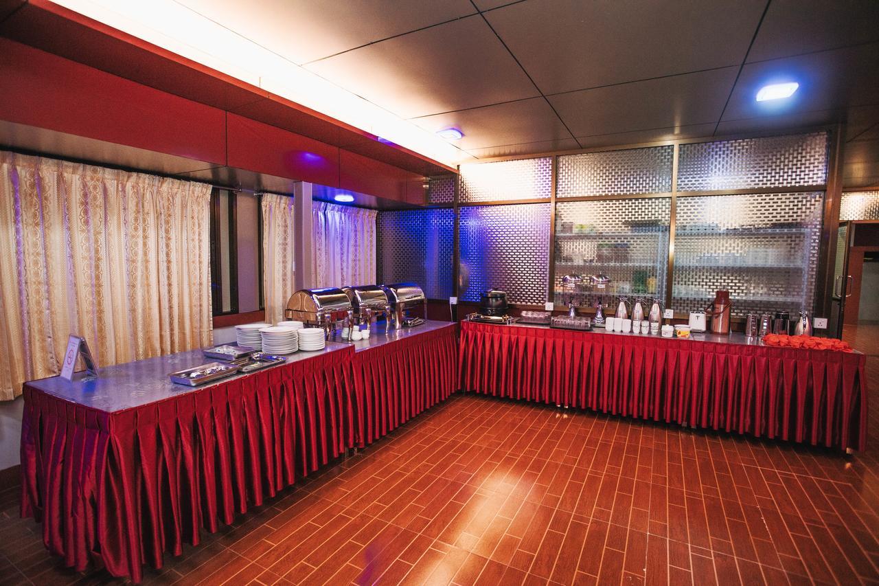 Amber Palace Hotel Myitkyina Exterior photo
