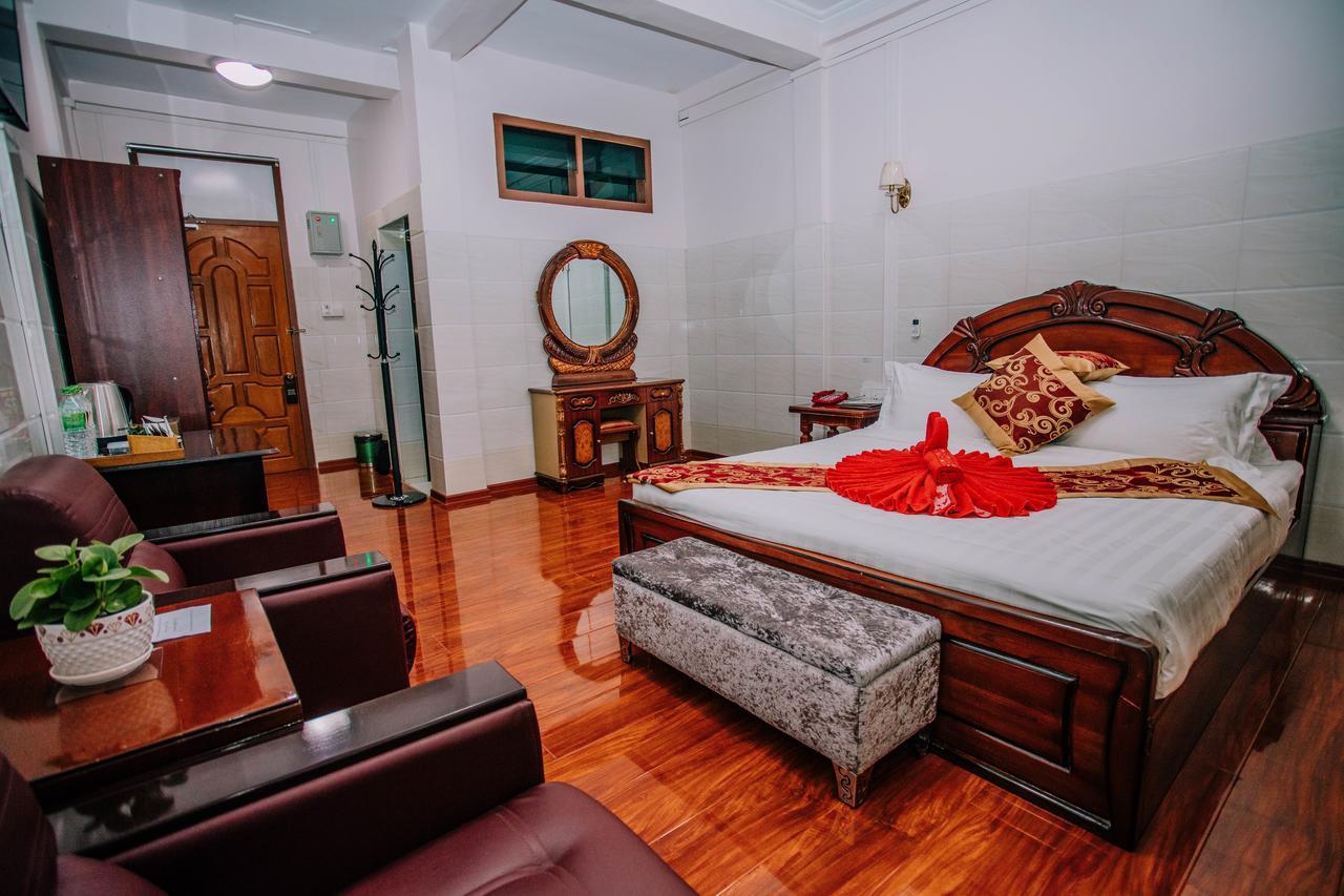 Amber Palace Hotel Myitkyina Exterior photo